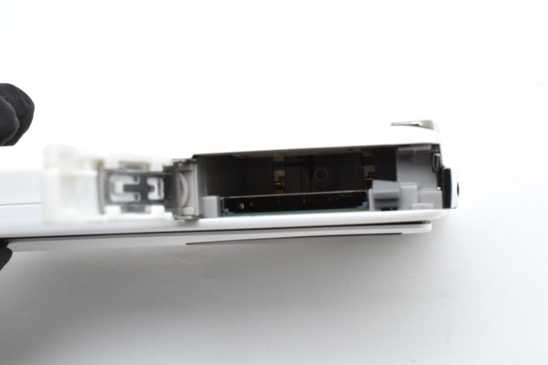 【極美品】FUJIFILM FINEPIX Z950EXR ホワイト　新品級！