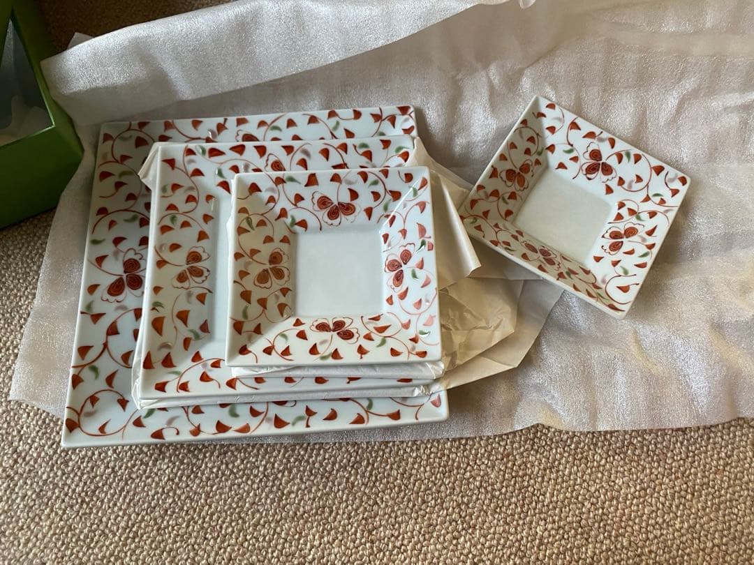 九谷焼　色絵遊窯　素敵な角皿　4枚