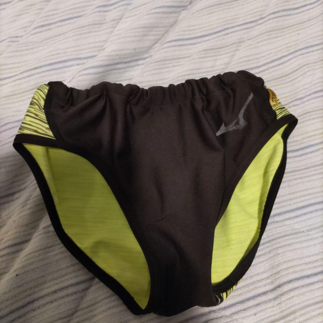 ミズノ 競泳水着 黒と黄緑 ストライプ - メルカリ