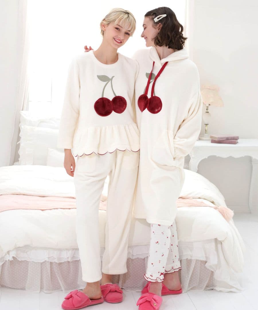 ナルエー ムーンターン チェリー さくらんぼ パジャマ