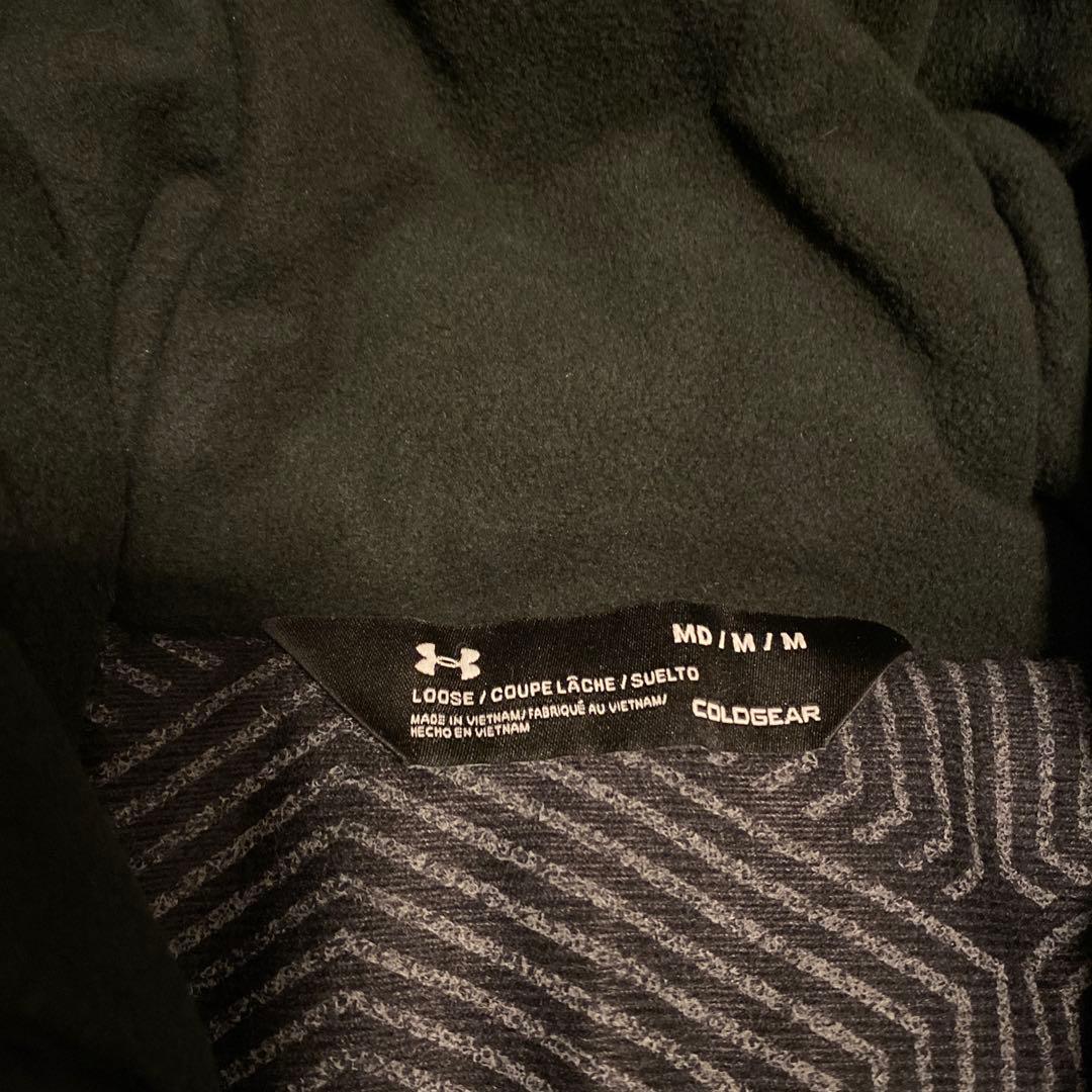 美品✨UNDER ARMOUR アンダーアーマー　MD 黒 ブラック