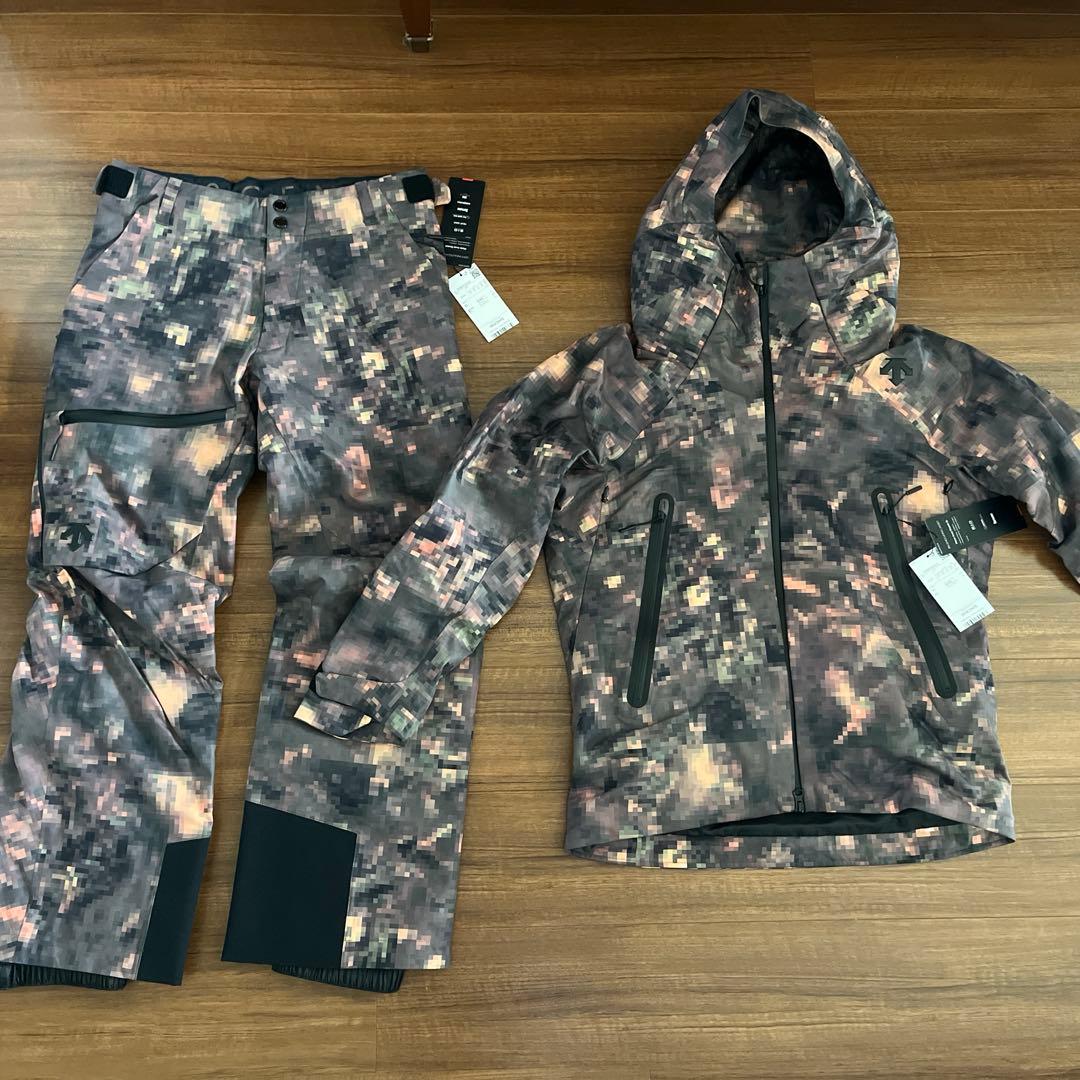【新品・￼タグ付き】デサントスキーウェア上下セット