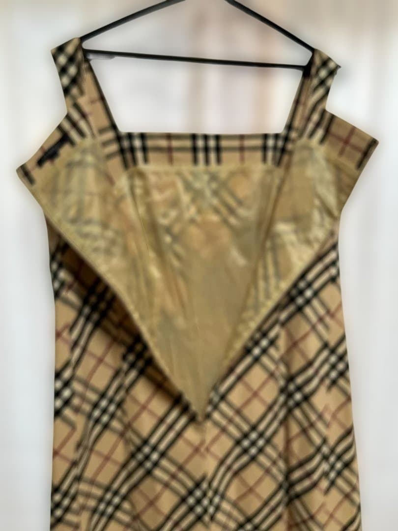 Burberry ノースリーブ ワンピース 15 週末限定値下で行きます