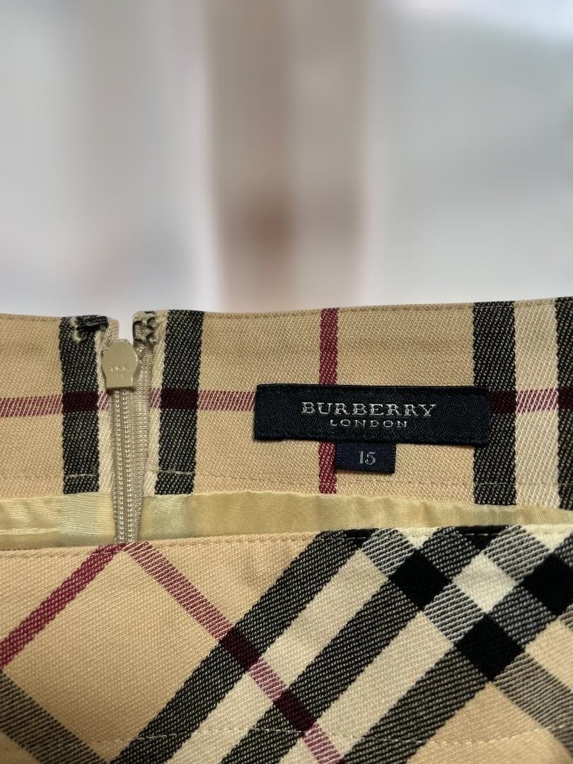 Burberry ノースリーブ ワンピース 15 週末限定値下で行きます