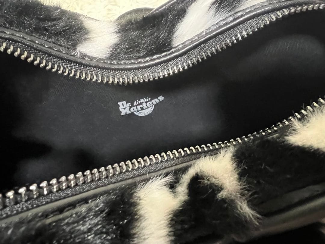 Dr.Martens ハートバックパック ショルダーバッグ牛柄ファー 2way