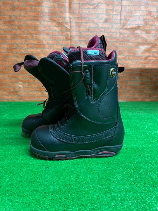 《送料無料》 BURTON スノーボードブーツ　21cm
