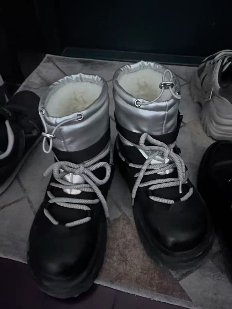 スノーブーツ ブラック/シルバーSalomon Silver 女性用スノーボード