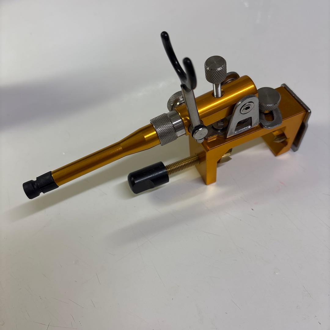 未使用　釣楽工房製のヘラブナ用金属万力です、強度剛性高い、長竿に最適