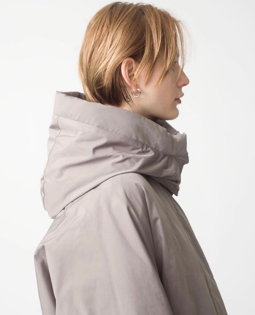 ebure フォルムダウン フード コート ネイビー 38サイズ 121,000