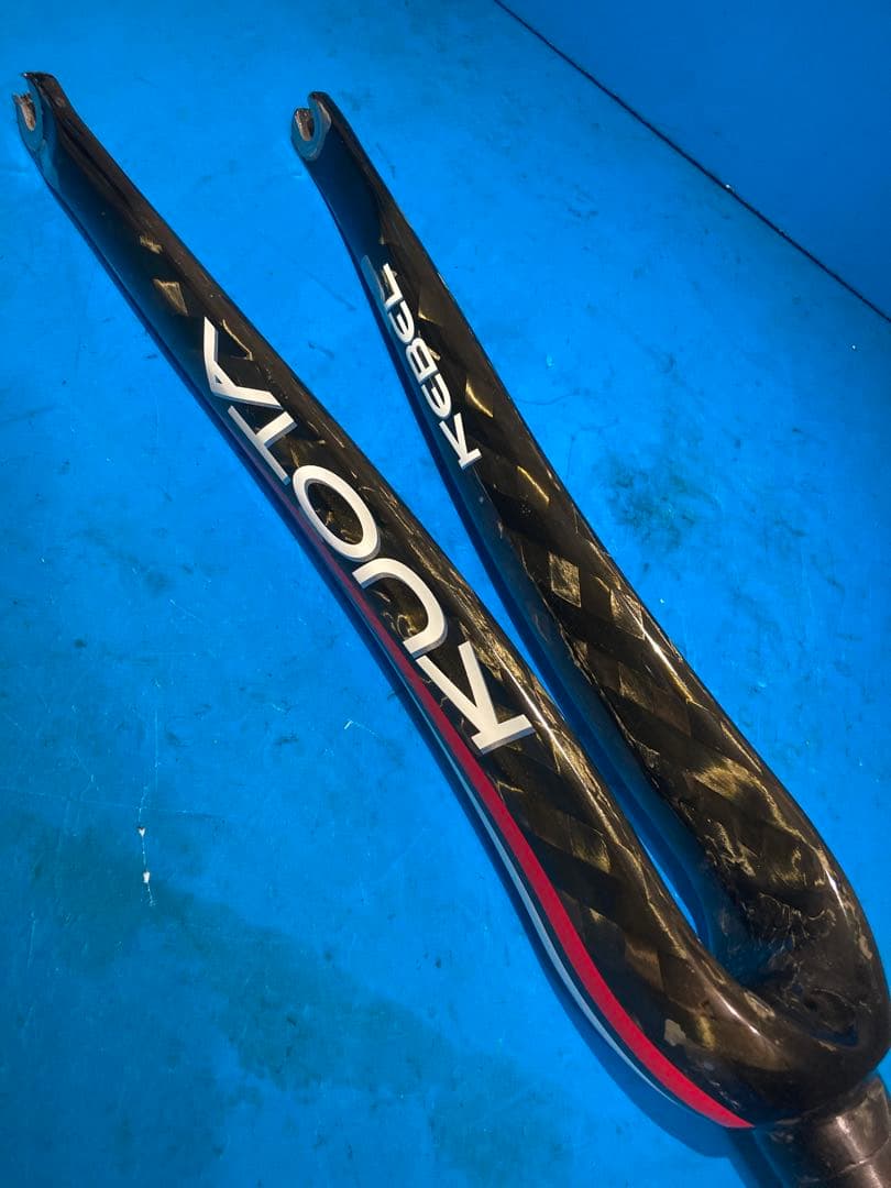 ◻️KUOTA KEBEL フルカーボンフロントフォーク ヘッドパーツ付