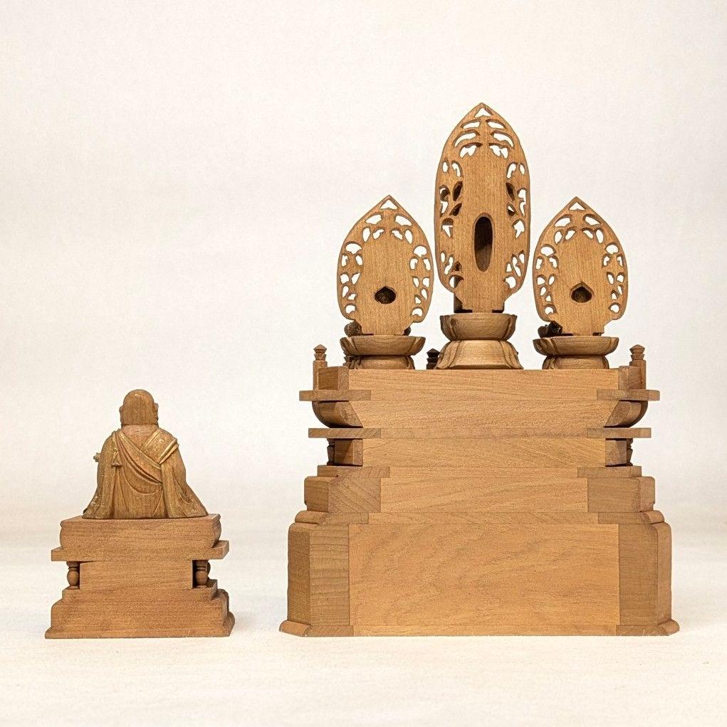 【セール・新品】 厨子入り　日蓮聖人　三宝尊　紅檀　金泥　総高さ約21㎝