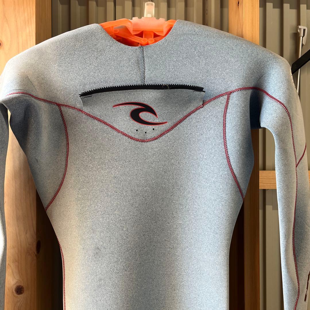 e-Bomb 3.2 フルスーツ グレーリップカール Rip Curl フルスーツ 黒