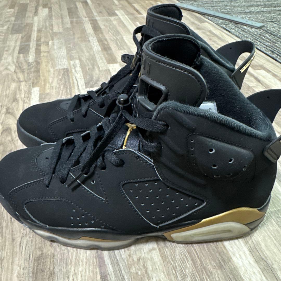 エアジョーダン6 ブラック ゴールドアクセント