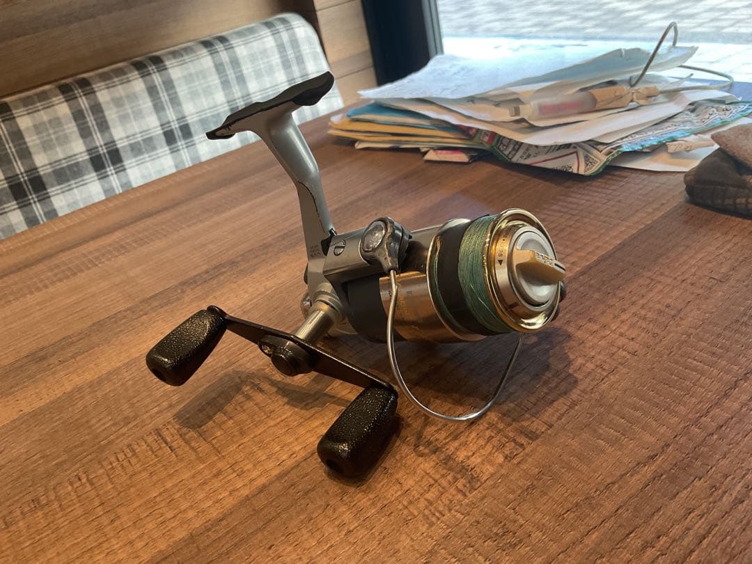 スーパートーナメント2500I専用カスタムハンドル　リール非売品です。