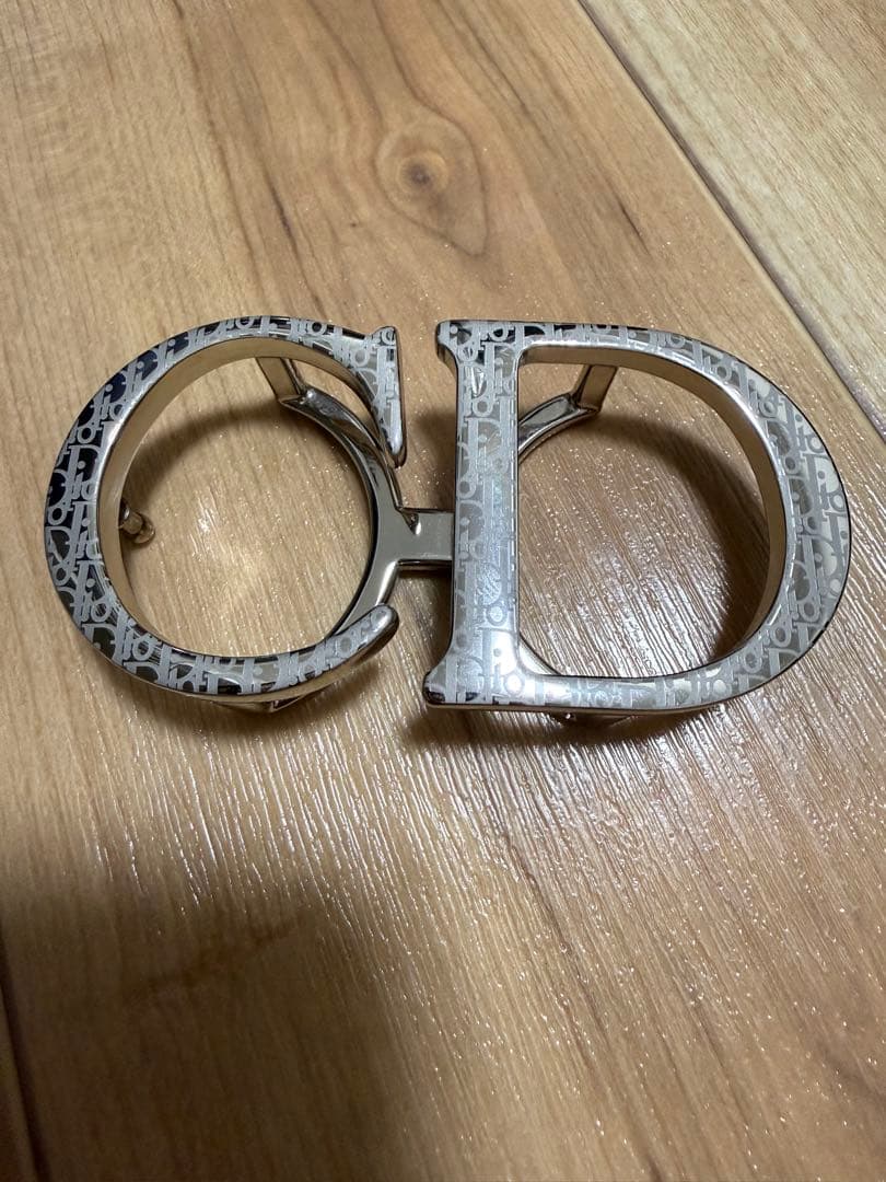 Dior CD ロゴ バックル