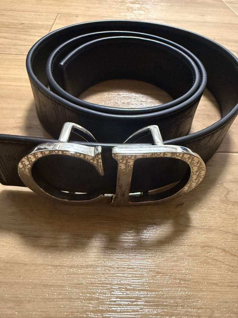 Dior CD ロゴ バックル