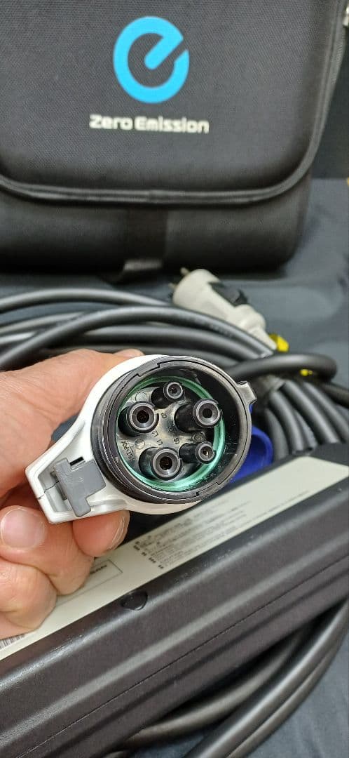 日産 リーフなど 充電ケーブル 3NK5E