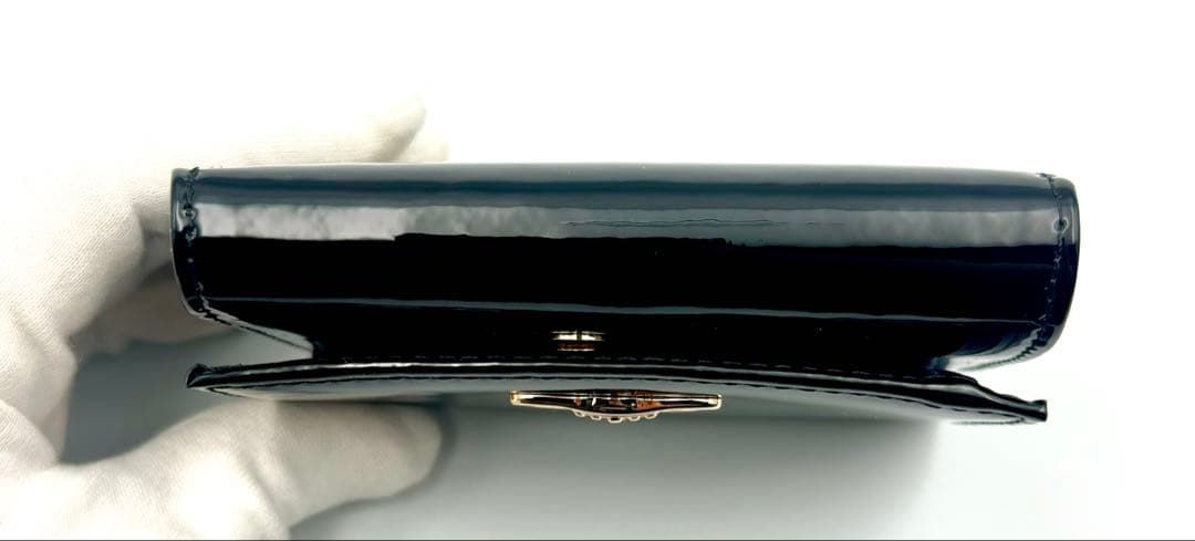 【新品✦人気】Vivienne Westwood 三つ折り財布 ブラック/黒