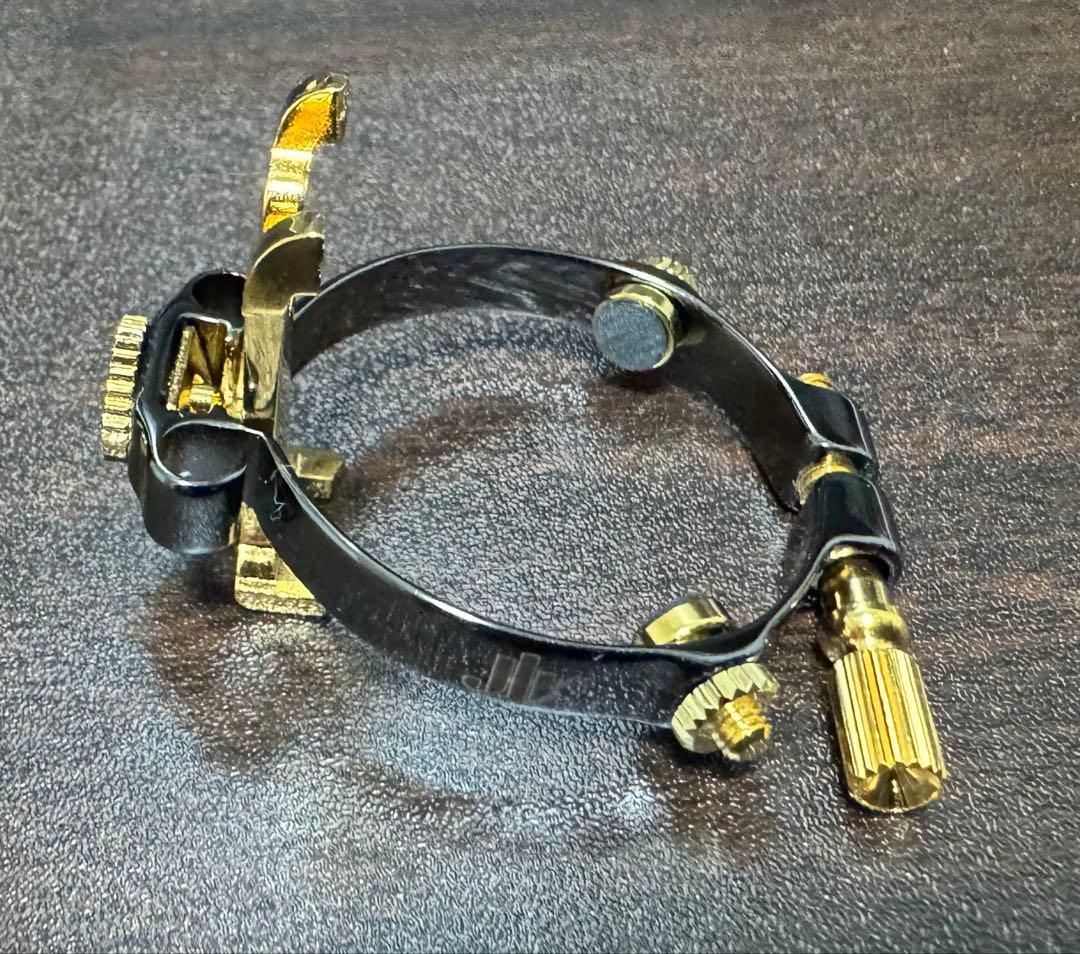 JLVリガチャー プラチナ　テナーサックス用（ラバー）