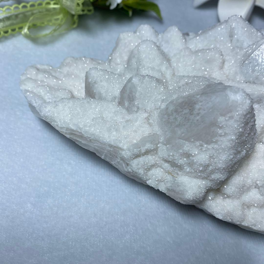 素晴らしい景観！スノーホワイトドゥルージーキャップ水晶クラスター③