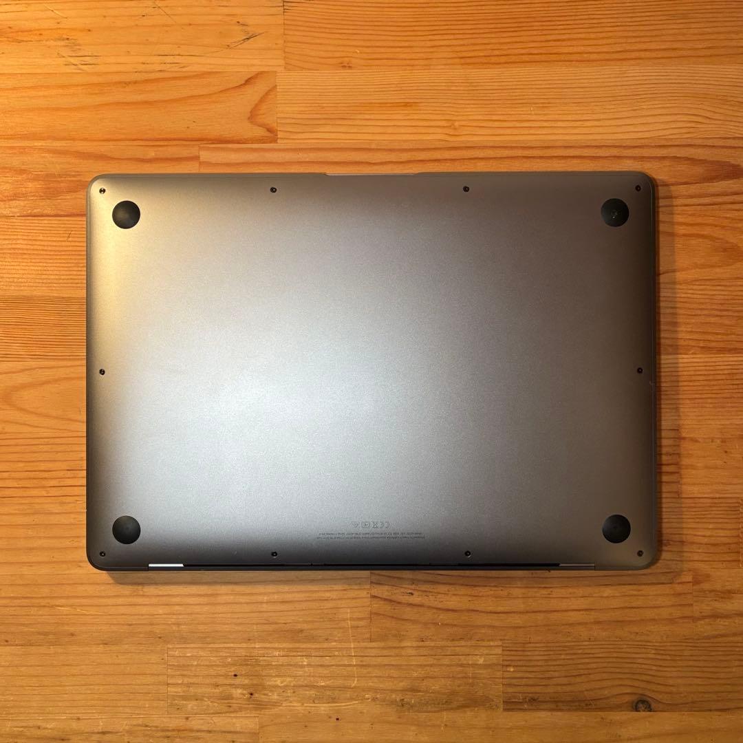 Apple MacBook Air M1（2020）スペースグレイ