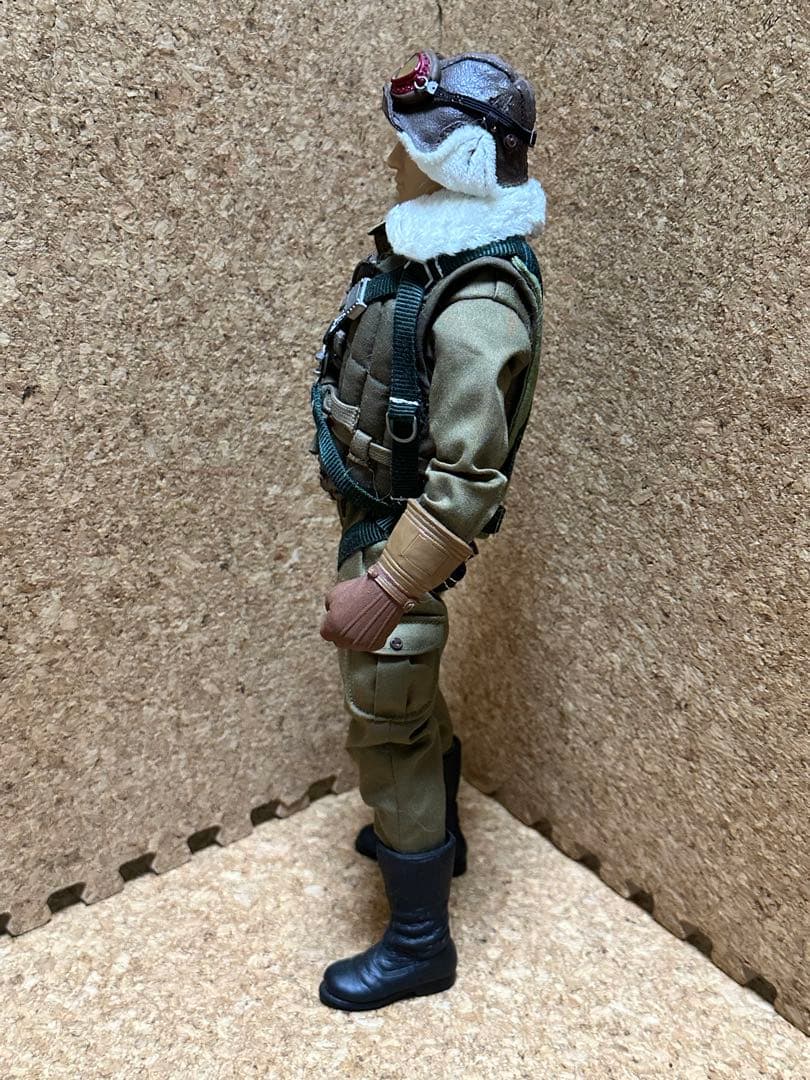 神戸一尺堂 1/6 日本海軍ゼロ戦パイロット 2 冬服バージョン 限定