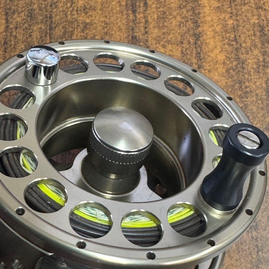 AIRFLO T7 5/7 フライリール 収納袋付き