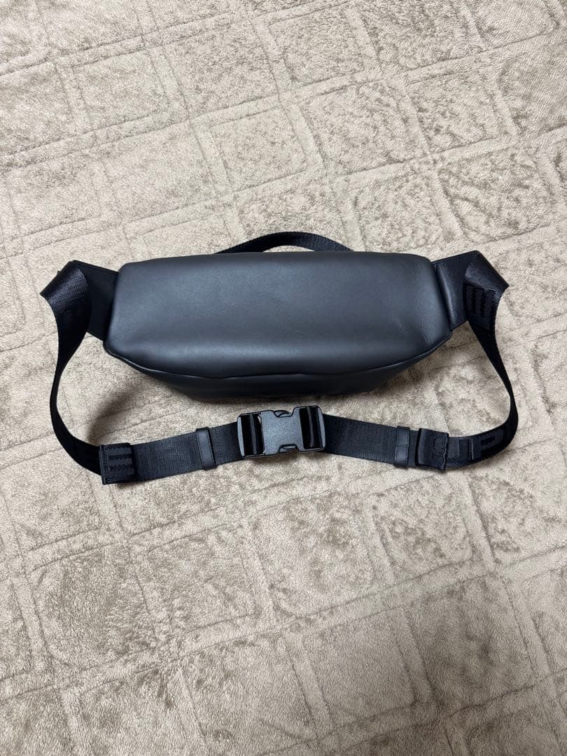 ヨ*カ様 Supreme Leather Waist Bag \"Black\" (