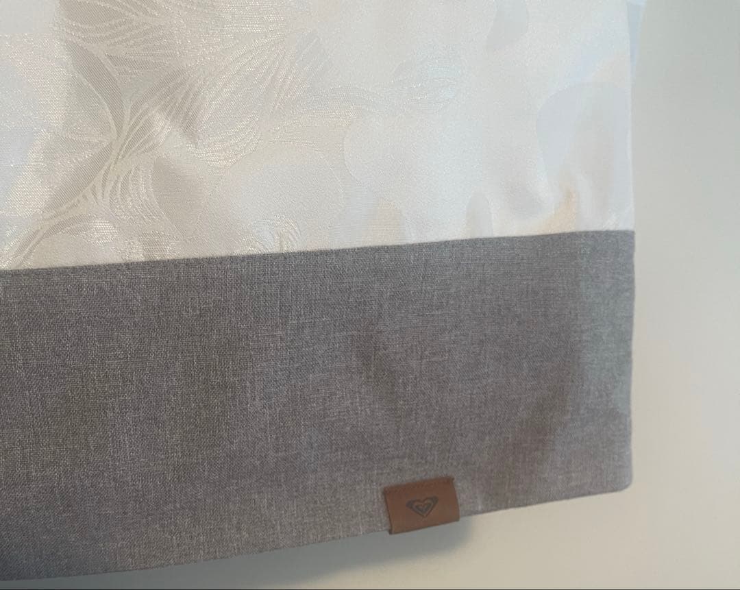 定価41800円新品同様☆Roxy☆スノーボードジャケットホワイト/ネイビー s