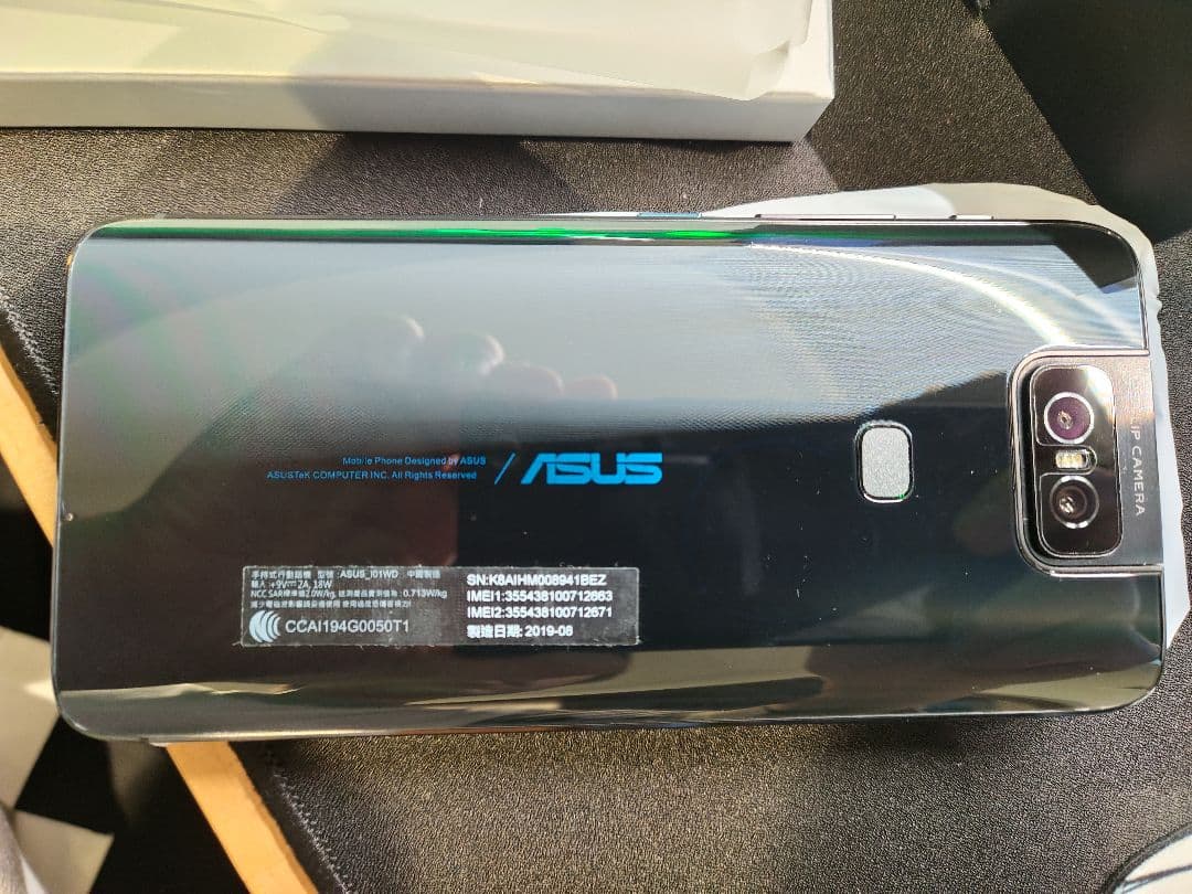 ASUS Zenfone 6 本体