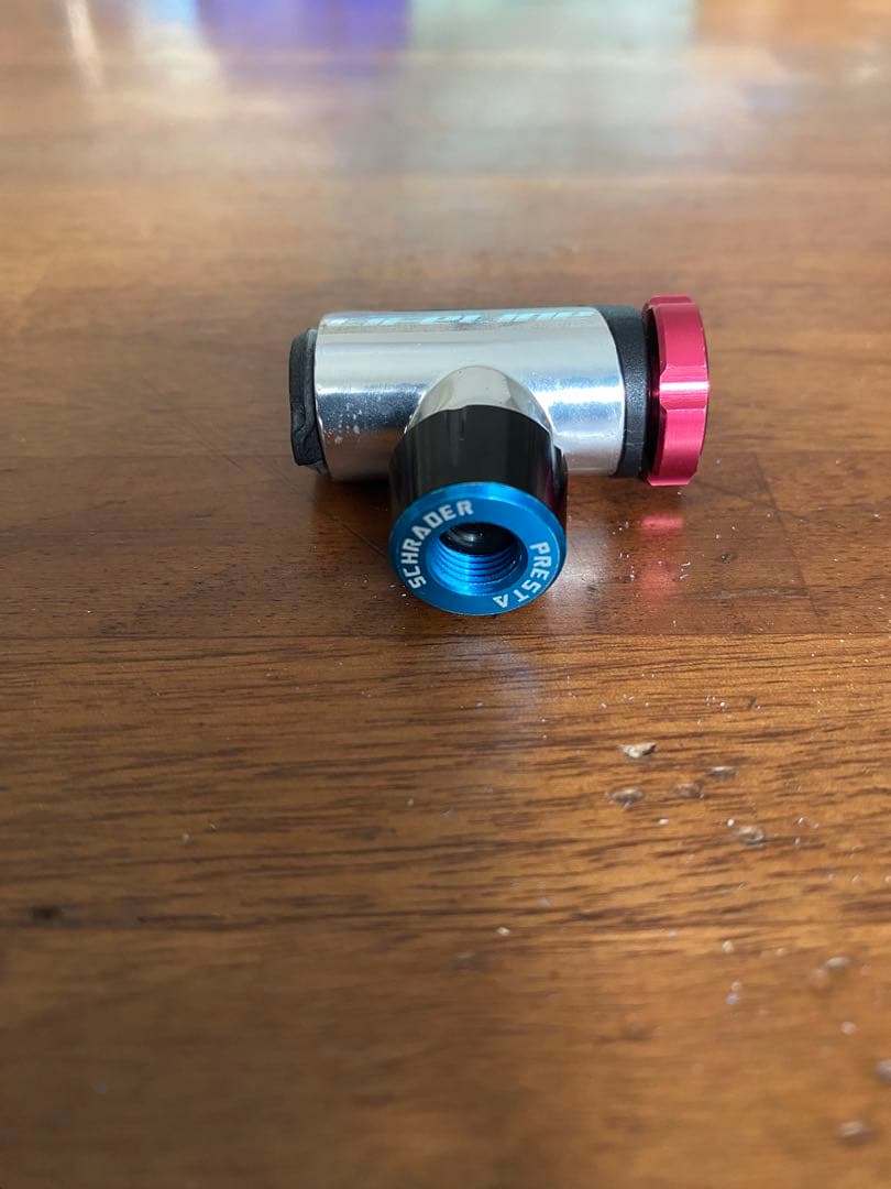 パンク修理用品セット（Elite ボトル/チューブ/CO2/充填/簡易工具）