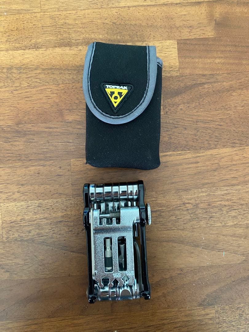 パンク修理用品セット（Elite ボトル/チューブ/CO2/充填/簡易工具）