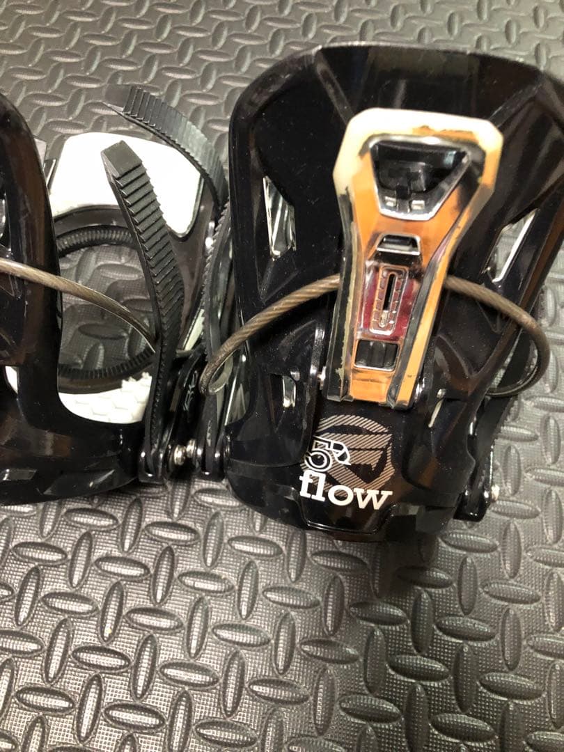 スノーボード バインディング FLOW 5 FIVE ビンディング　Mサイズ