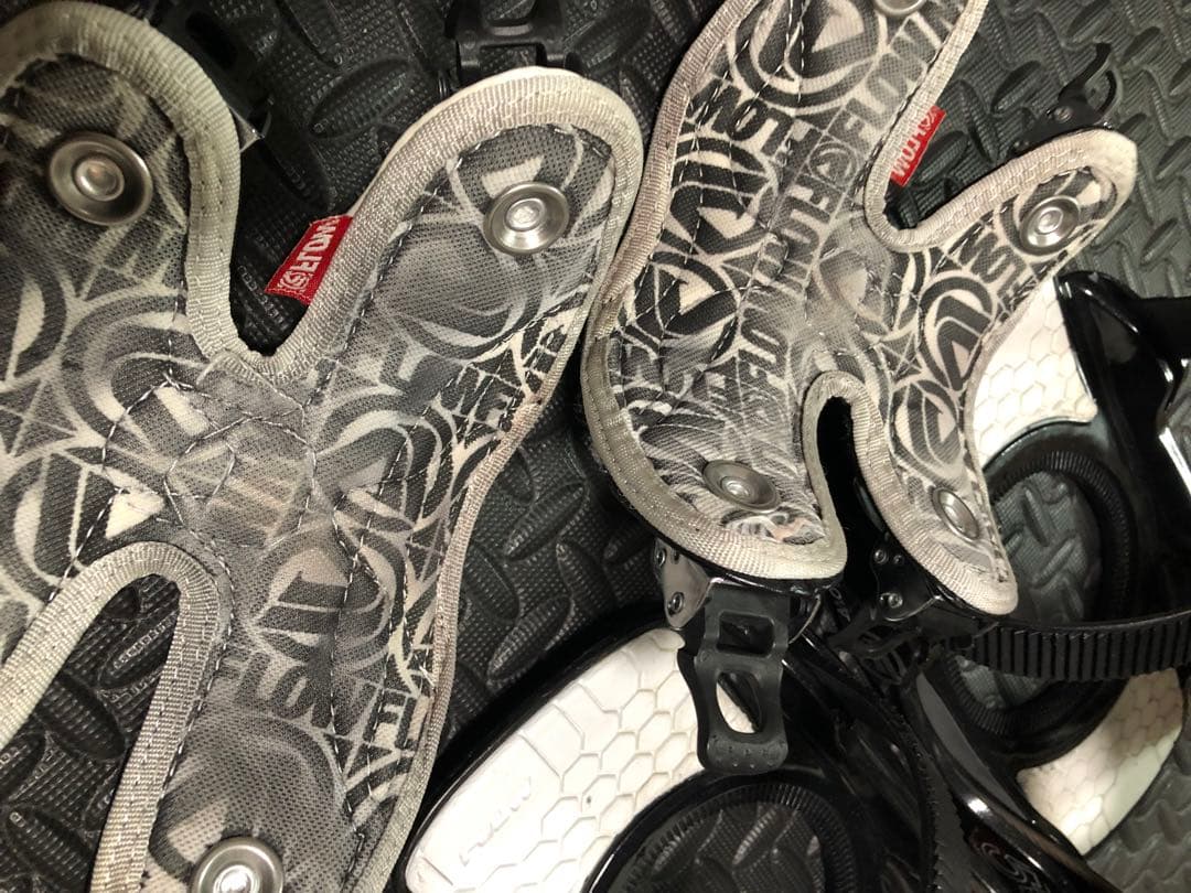 スノーボード バインディング FLOW 5 FIVE ビンディング　Mサイズ