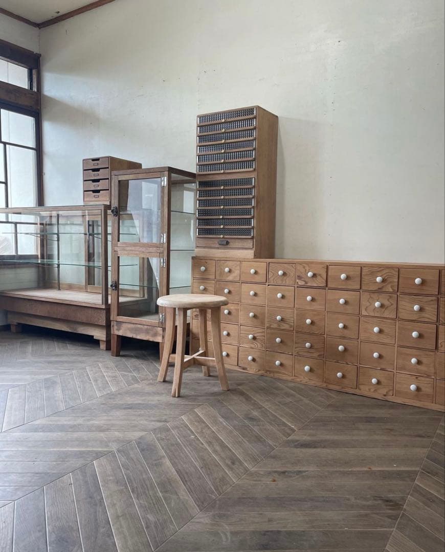 【希少 】白磁摘みの引き出し4 5杯ローボード　杉材