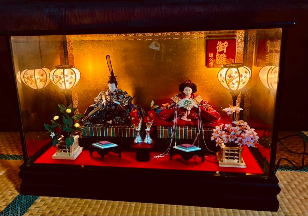 極美品★ひな人形 ★ガラスケース付き★伝統的デザイン