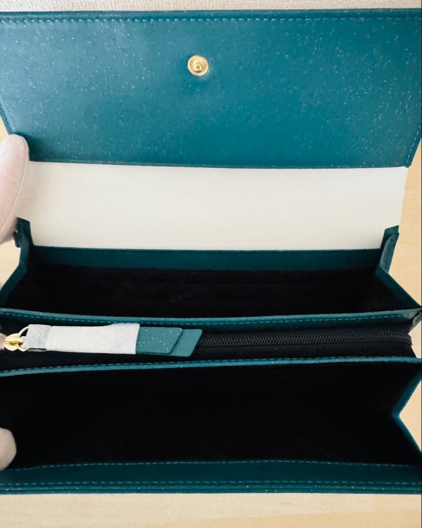 新品☆PINKY&DIANNE カヌレ かぶせ長財布☆緑☆大容量カード収納付き