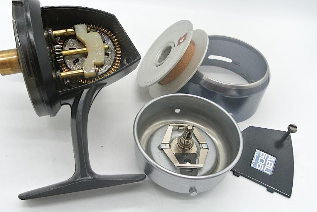 ABU 506 SVANGSTA クローズドフェイス スピニングリール - メルカリ