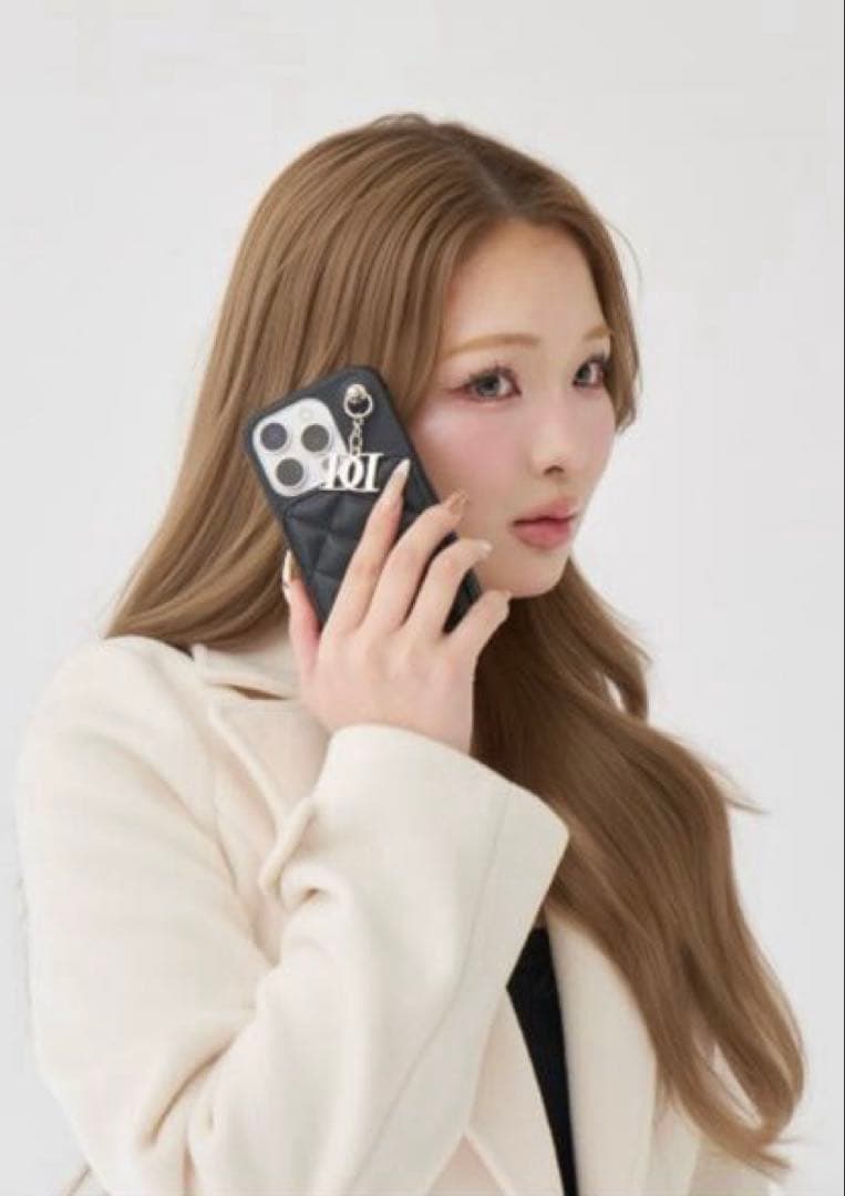 ダーリッチ　キルティングミラーDDチャームiPhoneケース　15