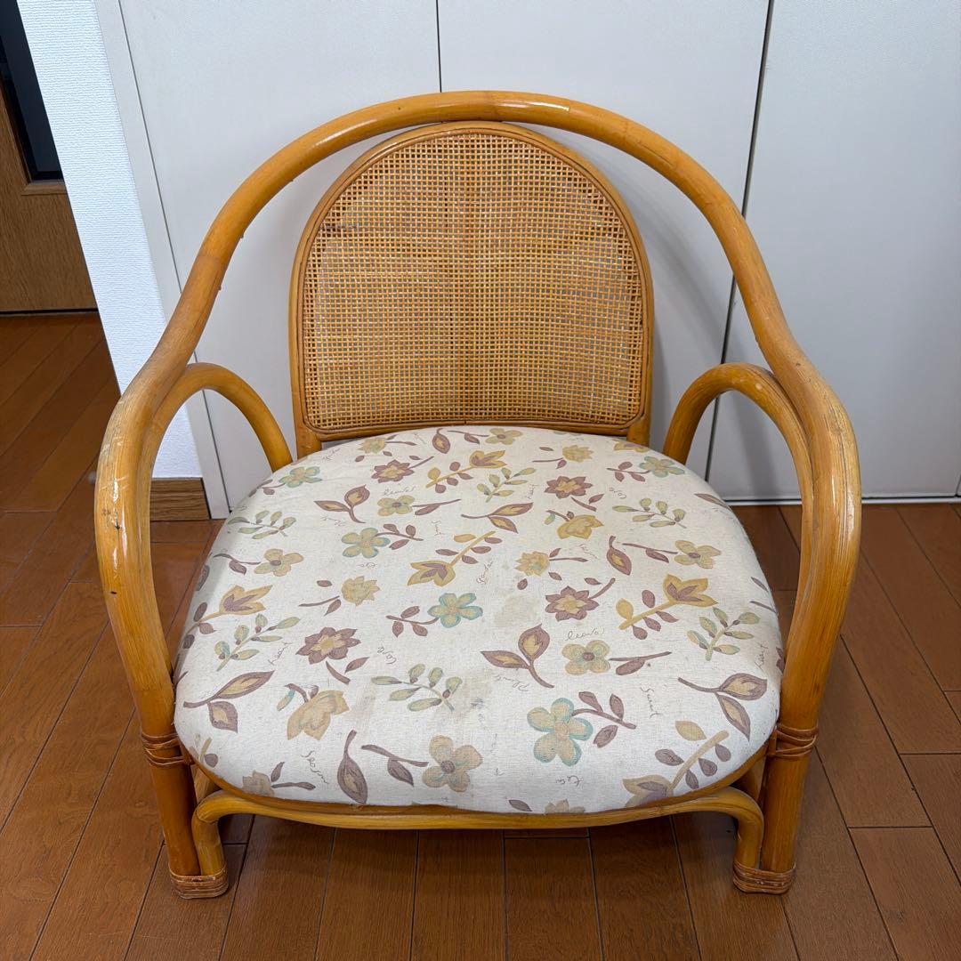 昭和レトロ ラタン椅子 花柄クッション - メルカリ