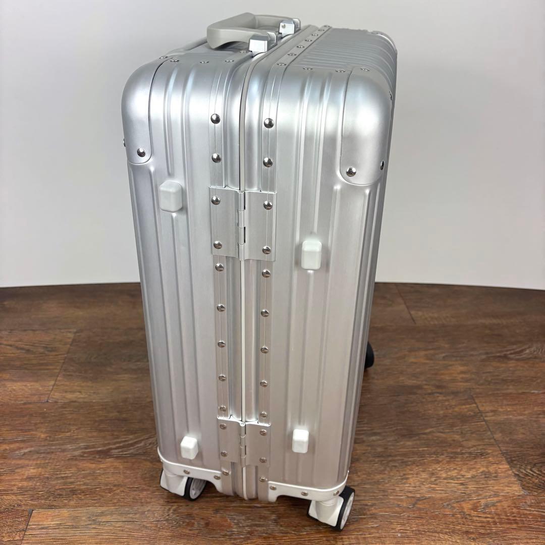 メルセデスベンツ32L アルミスーツケース《美品》機内持込みサイズ TSAロック