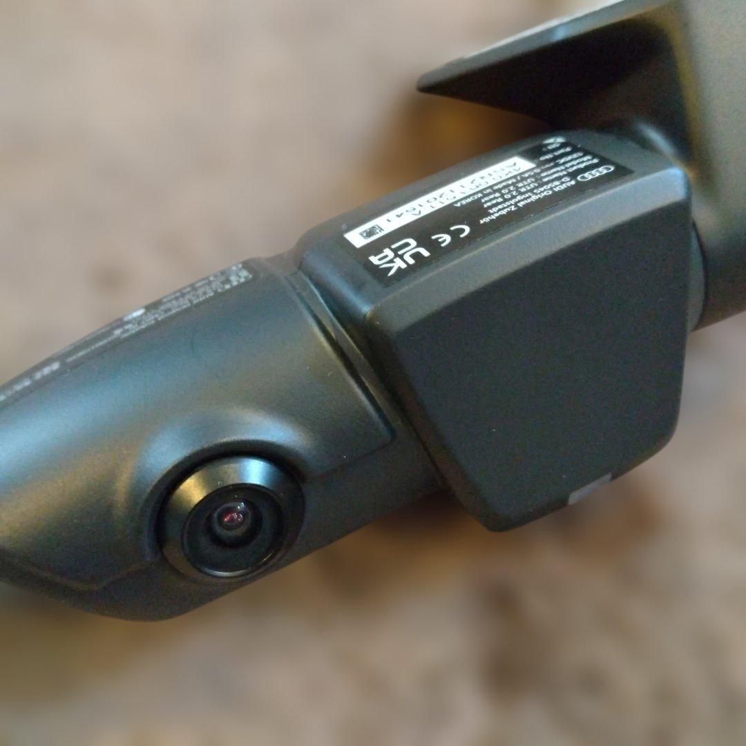 アウディ 純正UTR ドライブレコーダー