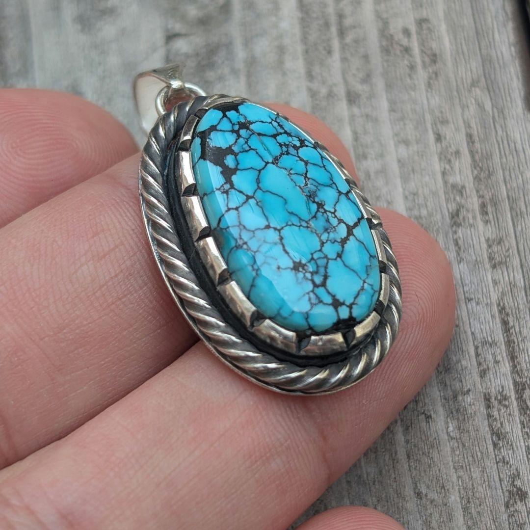 ハンドメイドのターコイズトップ　インディアンジュエリー風　オールハンドメイド！