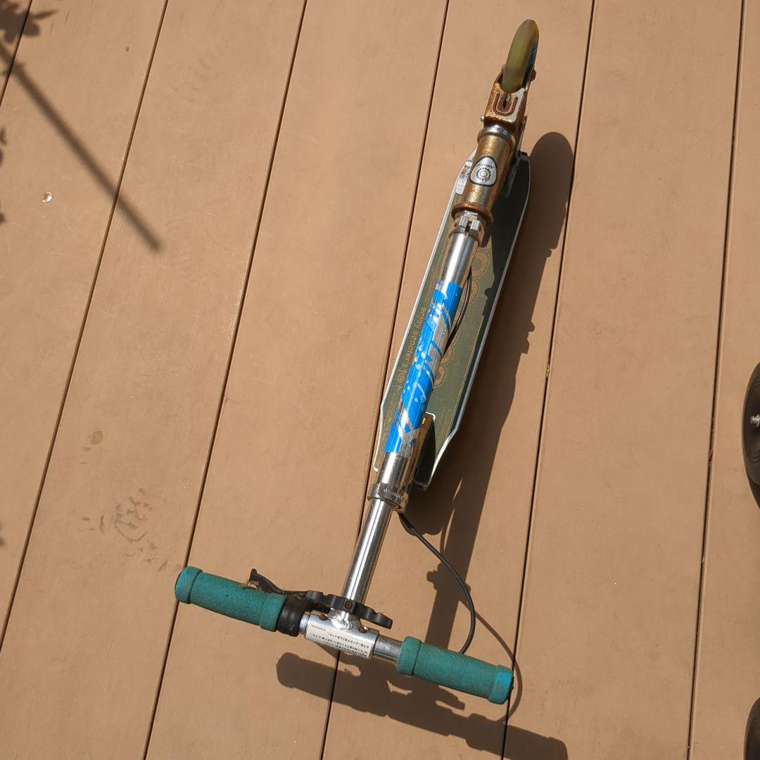 20インチ 外装6段変速オートライト 付属時計バンド有 キックボード