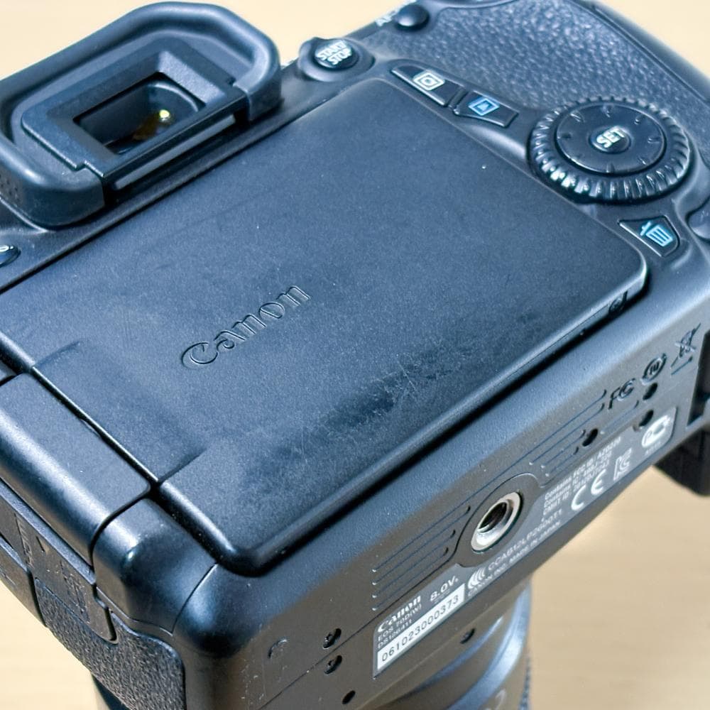Canon EOS70D レンズセット 背面液晶ムラ有り　シャッター10272回