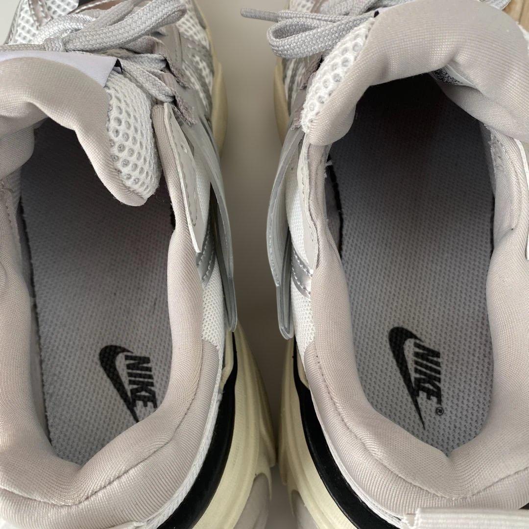 NIKE ウィメンズ　V2K ラン　24㎝　V2K RUN FD0736-100