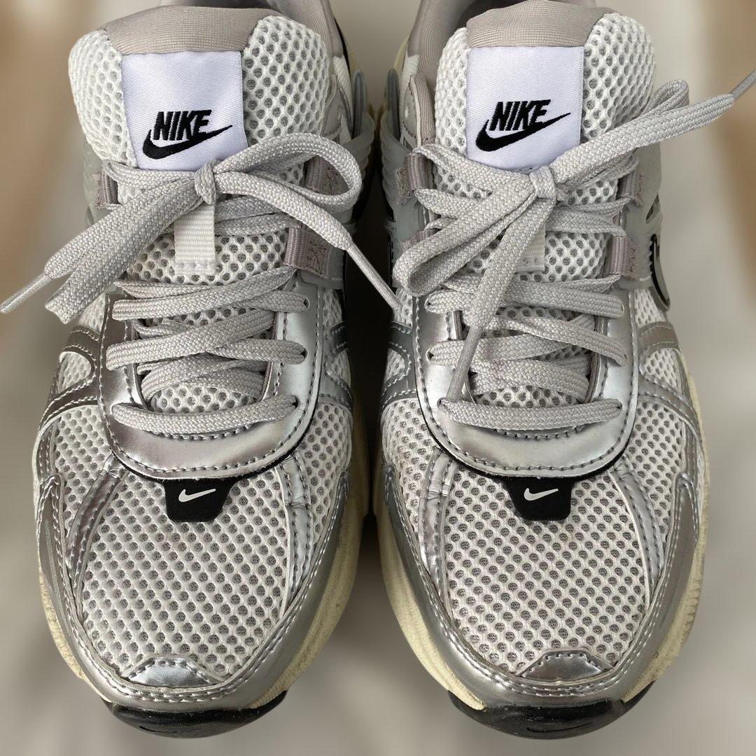 NIKE ウィメンズ　V2K ラン　24㎝　V2K RUN FD0736-100