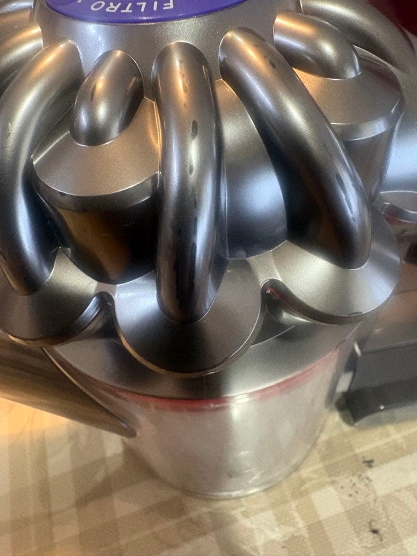 Dyson V8 Fluffy　分解清掃、消耗品全新品交換済み