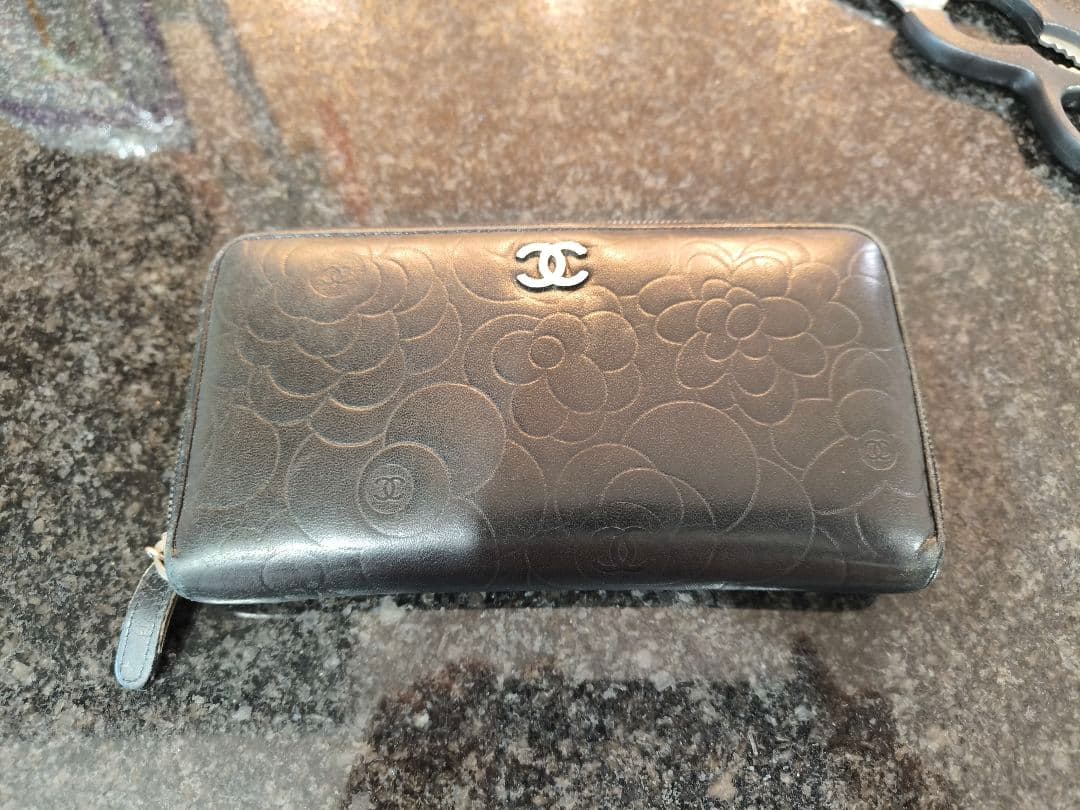 CHANEL フラワーエンボス ブラック長財布 ベストセラー 商品