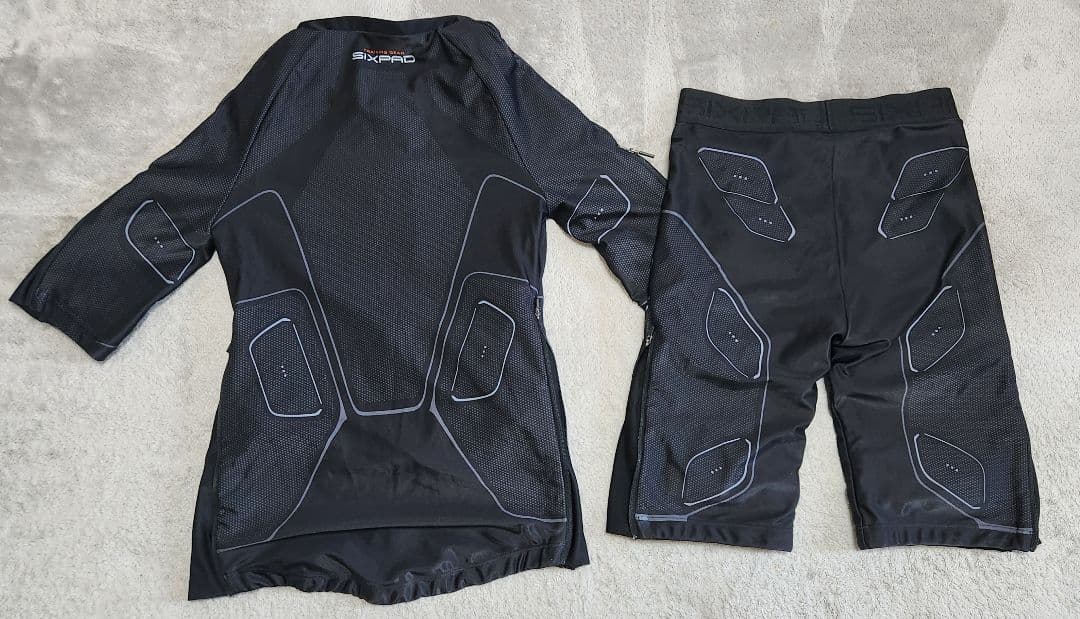 SIXPAD シックスパッド　パワースーツ　上下セット　メンズS